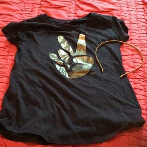 Shirt with free headband